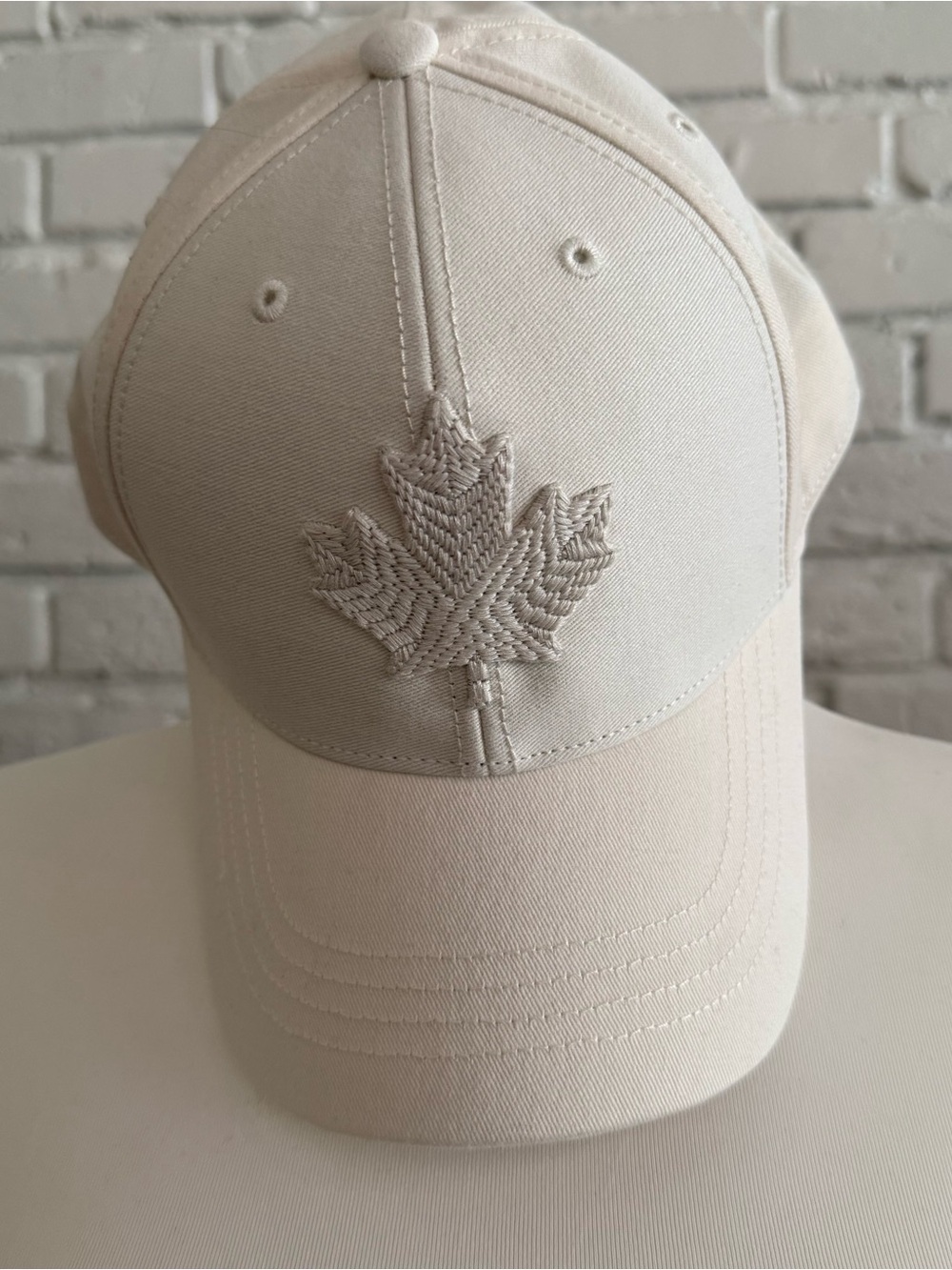 Roots Cream Maple Leaf Unisex Baseball Cap